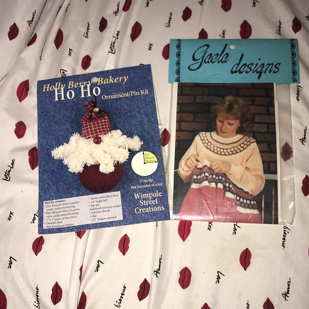 Vintage set of Knitting crafting ornament kit & sweater patterns 💕
